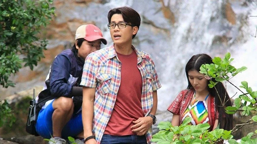 Hòa Hiệp trên tay iPhone 15 Pro Max