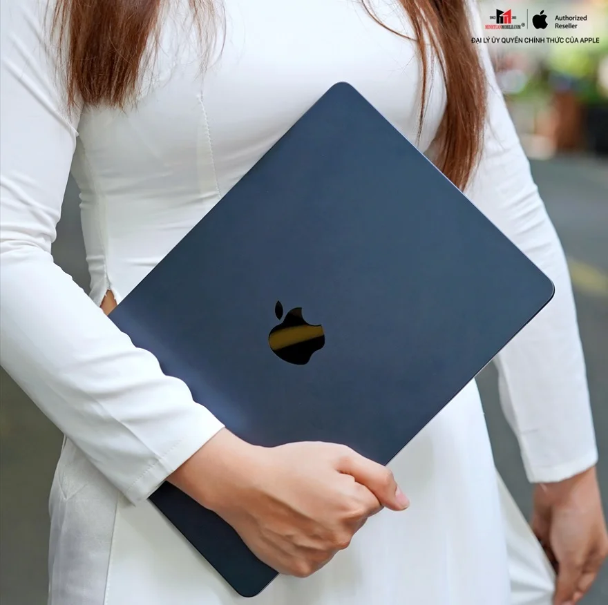 MacBook Air M2 giảm giá 2024