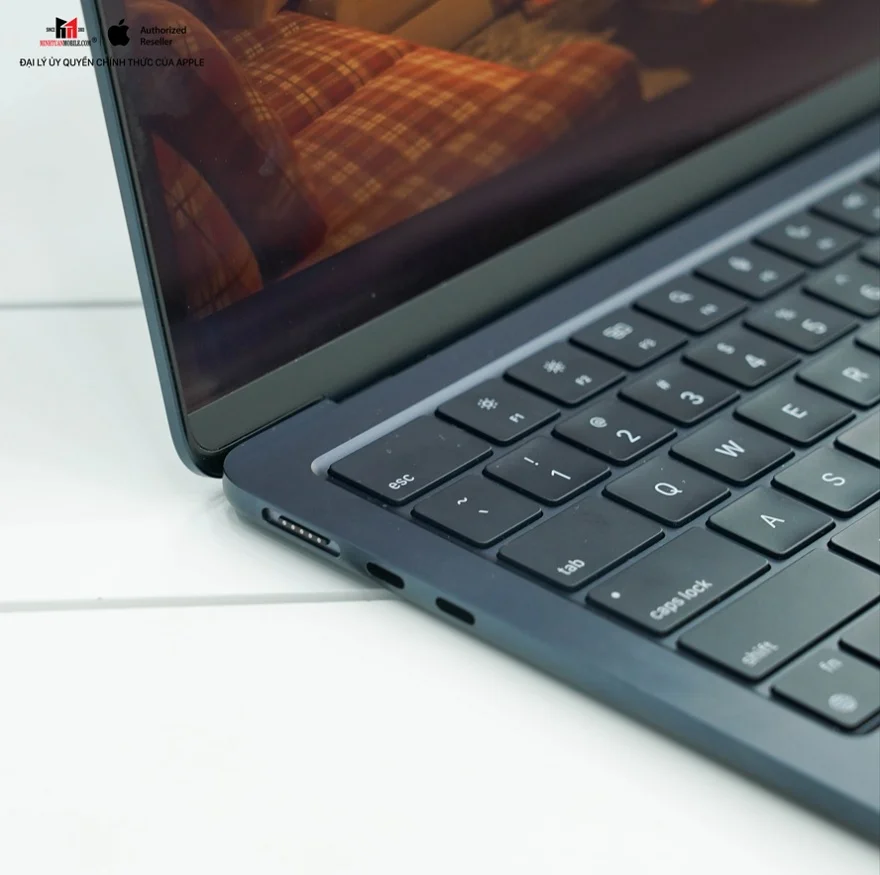 MacBook Air M2 giảm giá 2024