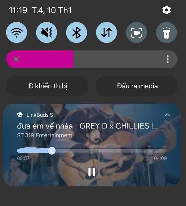 Nghe nhạc YouTube khi tắt màn hình trên One UI 6