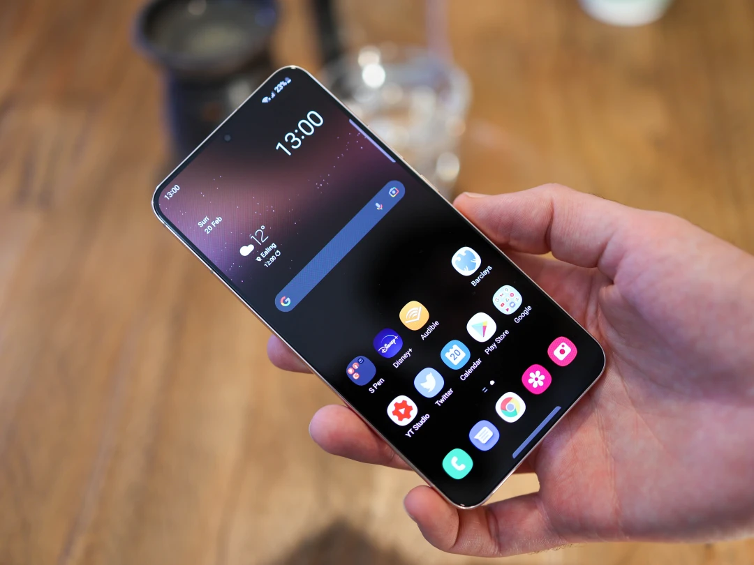 Samsung Galaxy S22 nhận bản cập nhật bảo mật đầu tiên của 2024