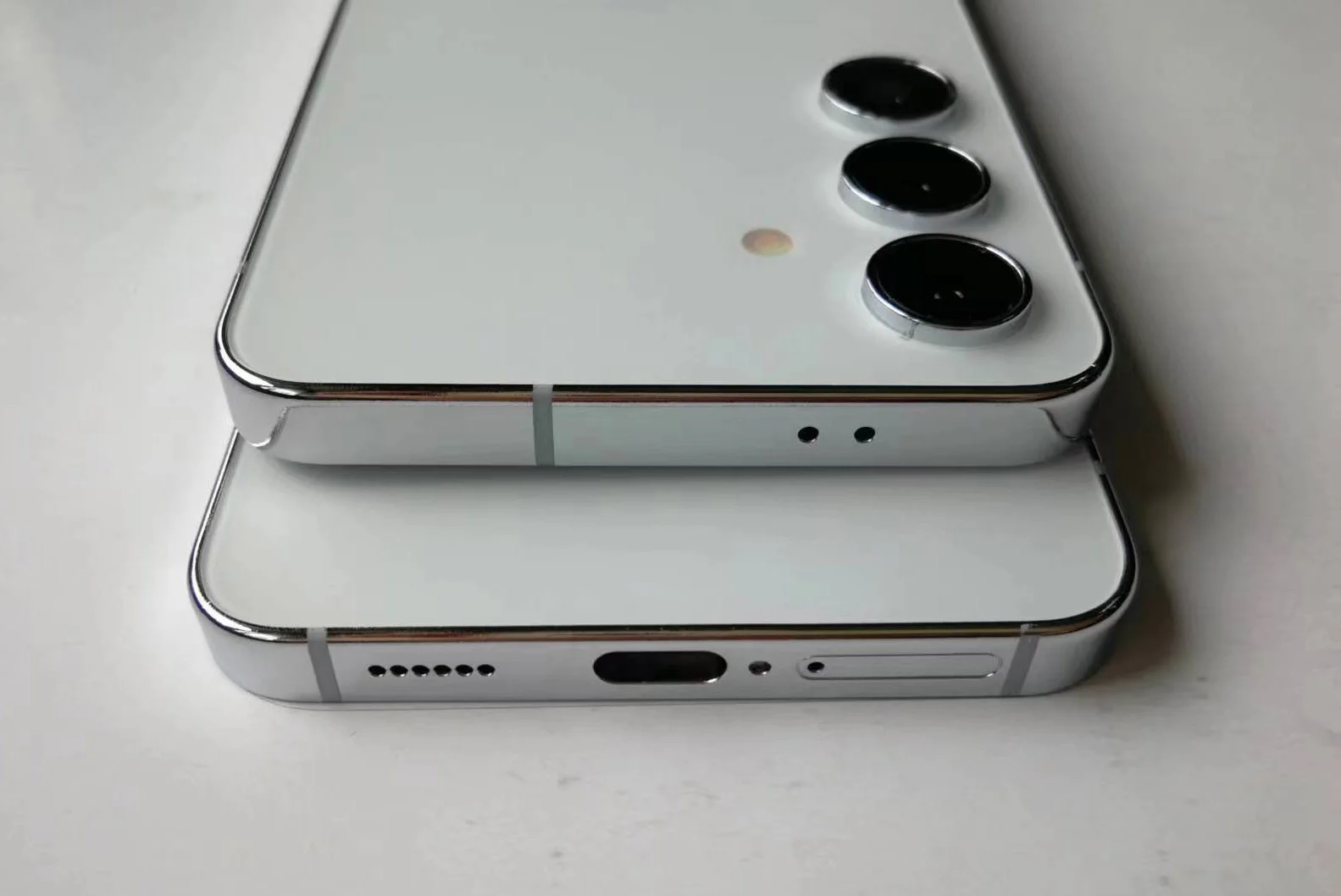 Màn hình của Galaxy S24 Plus sắc nét hơn Galaxy S24 Ultra