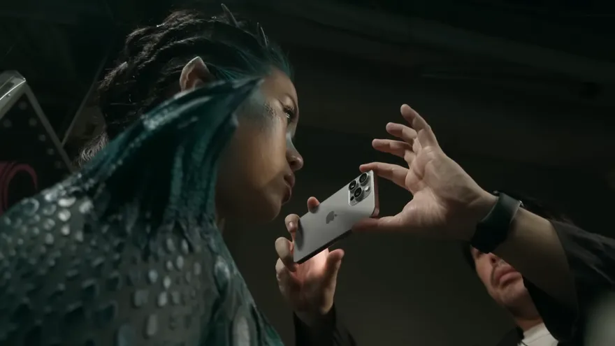  Apple hợp tác với tlinh tung MV 