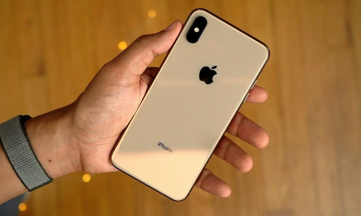 iPhone XS có nên lên iOS 17.3.1 không?