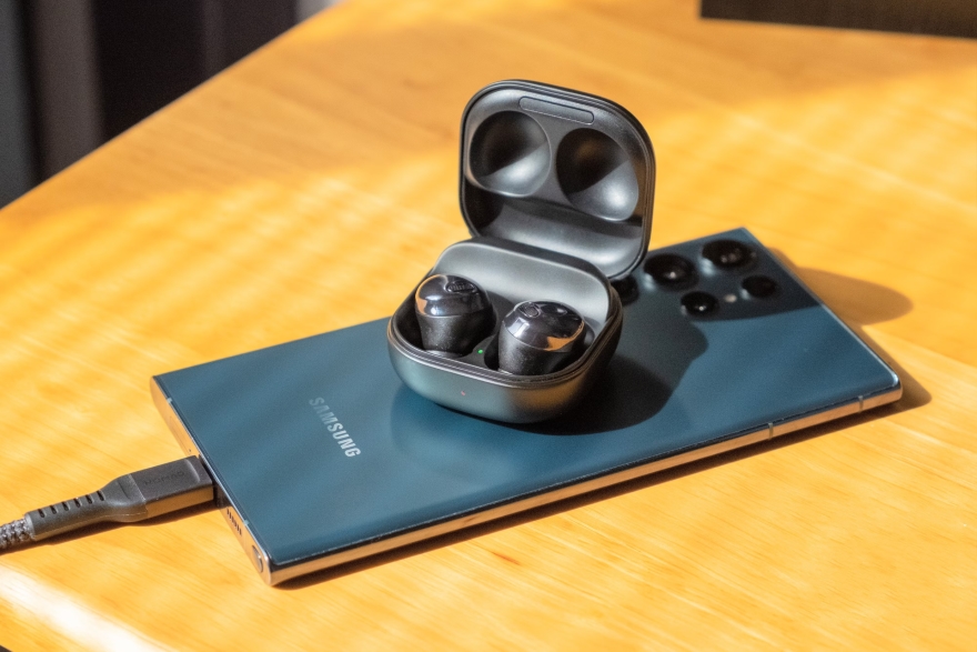 sạc ngược không dây là gì