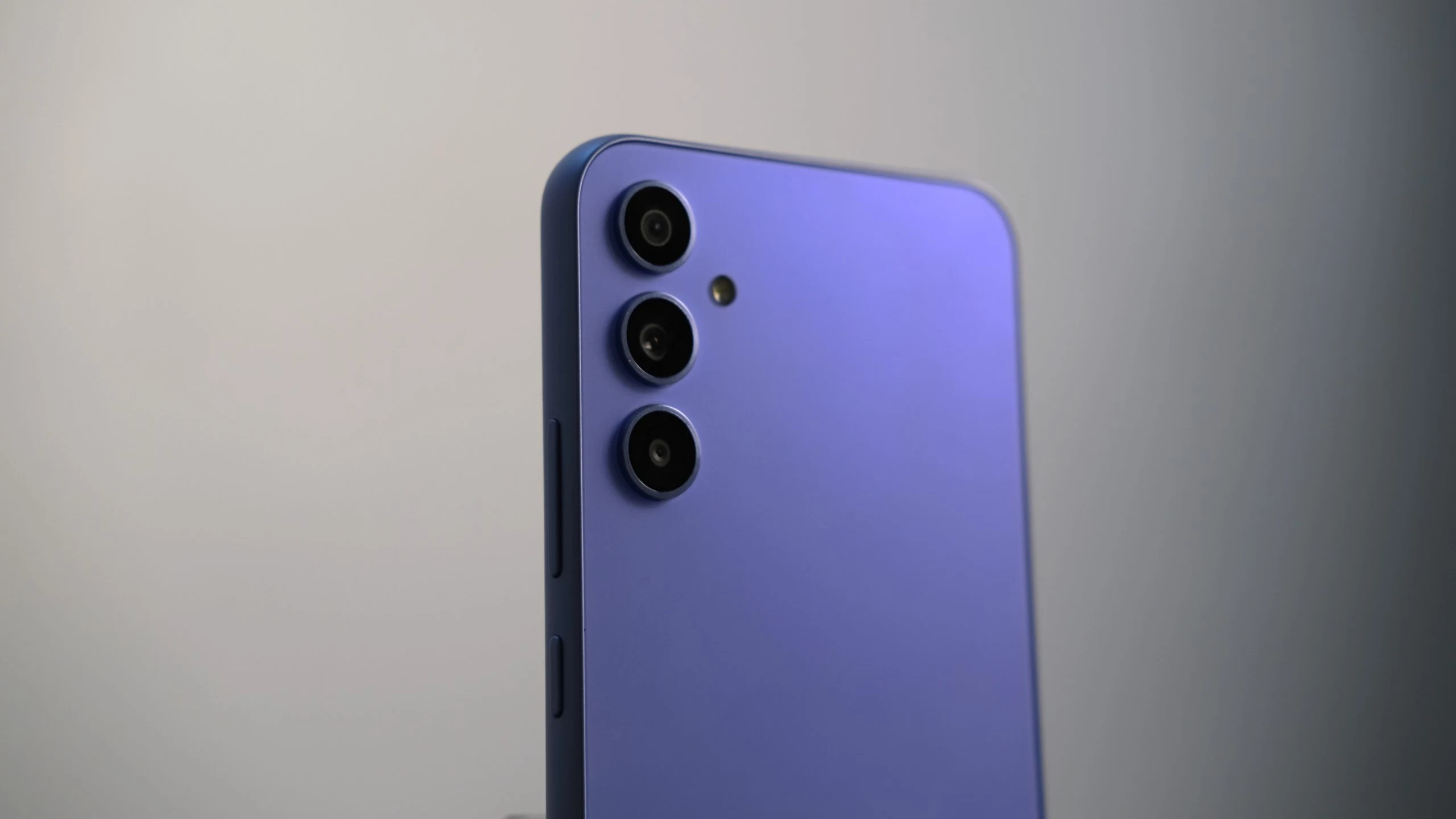 Galaxy A35: Smartphone tầm trung mạnh mẽ với đầy đủ tính năng