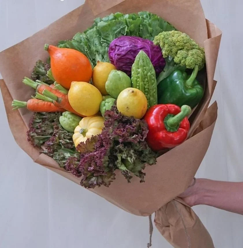 Ngã ngửa trước loạt quà tặng 8.3 độc đáo của cánh mày râu