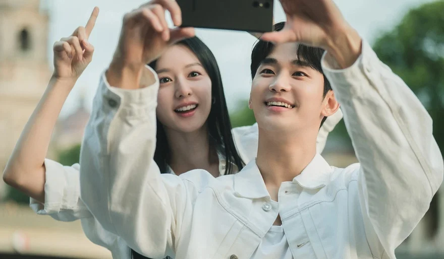 Queen of Tears tập 9: nhiều tình huống dở khóc dở cười