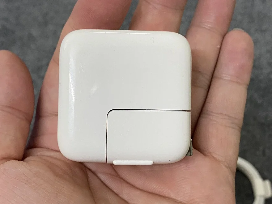 Tại sao nên dùng sạc iPad chính hãng?