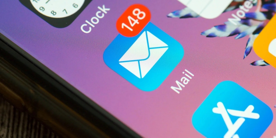 Apple iPhone có nguy cơ bị hack thông qua ứng dụng Email