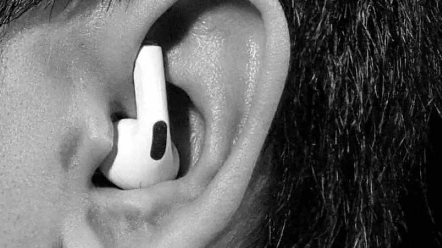 Cách đeo AirPods không bị rơi