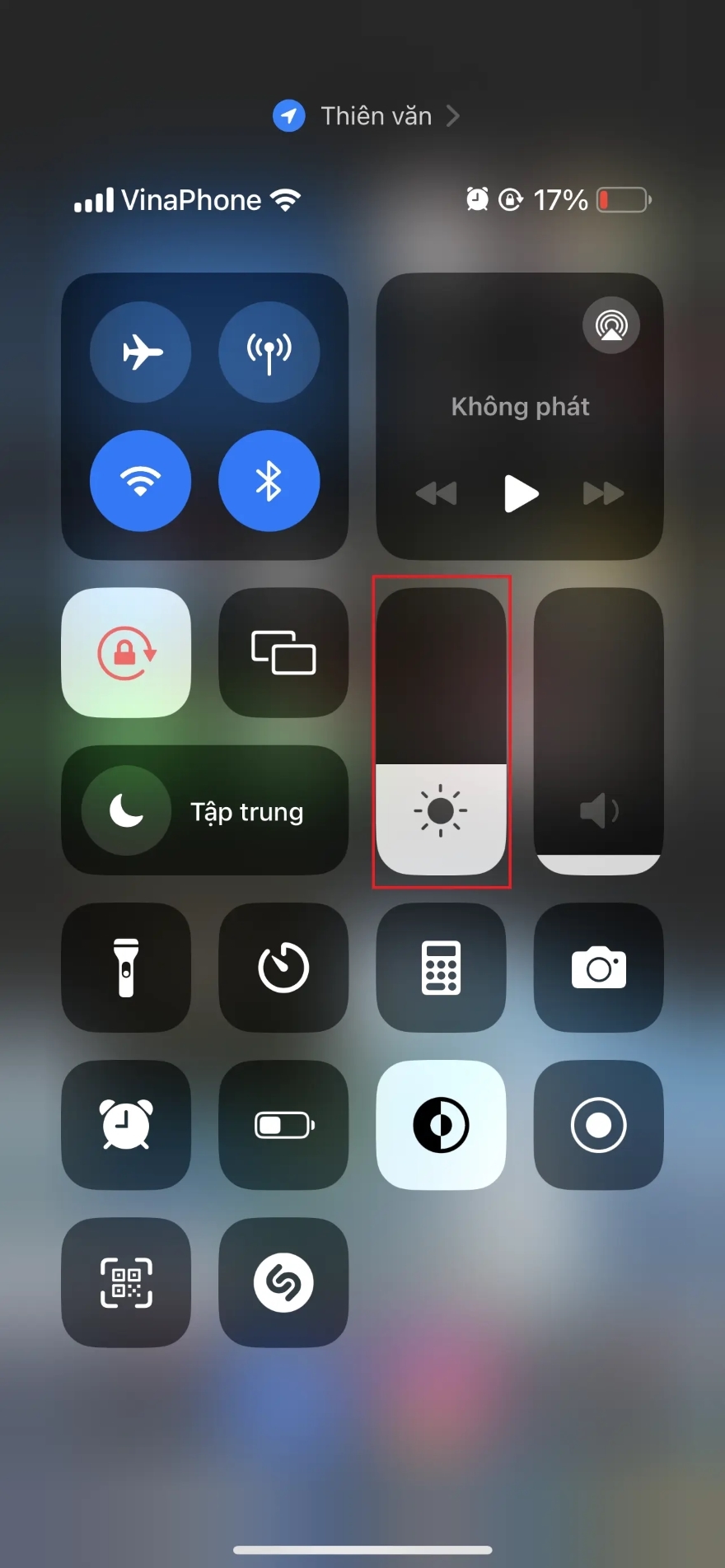 Cách giúp bảo vệ đôi mắt khi dùng iPhone vào ban đêm