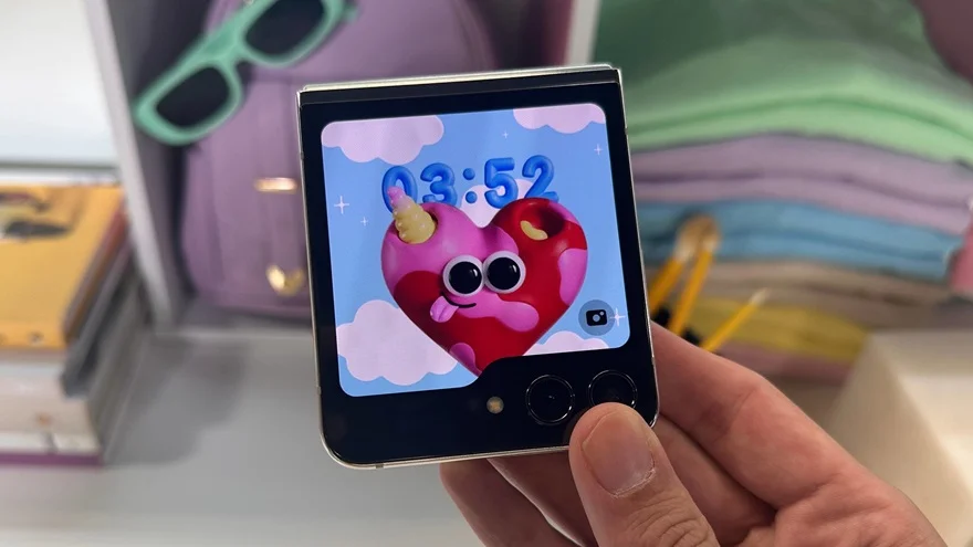 Galaxy Z Flip5 cũ có đáng để mua?