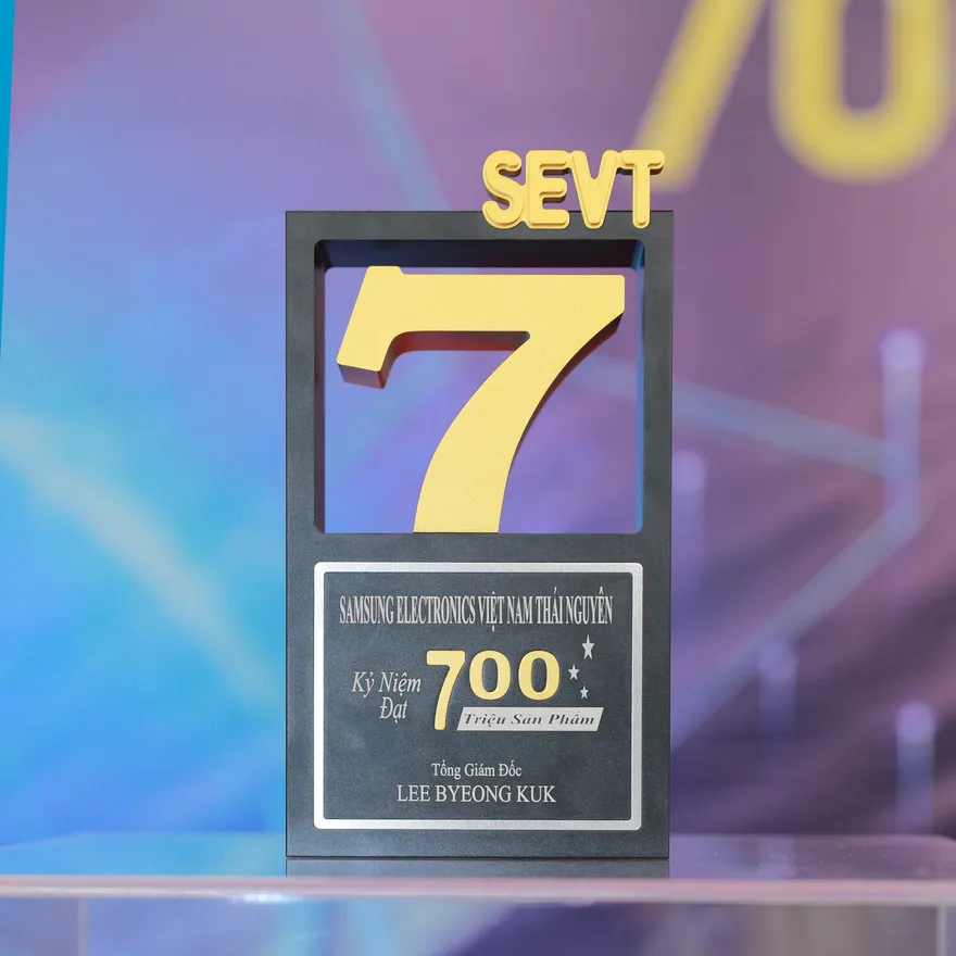 nhà máy Samsung sản xuất 1 tỷ chiếc Smartphone đầu tiên