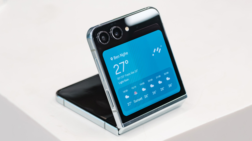 Galaxy Z Flip5 giảm tới 12 triệu đồng