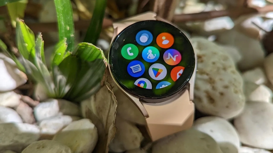 smartwatch xịn sò dành tặng mẹ nhân dịp Ngày của Mẹ