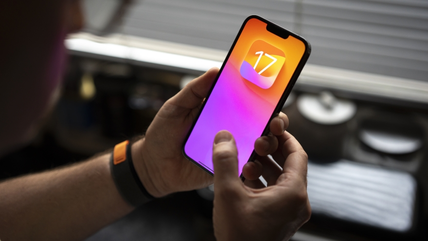 Tại sao nên tắt iPhone thường xuyên