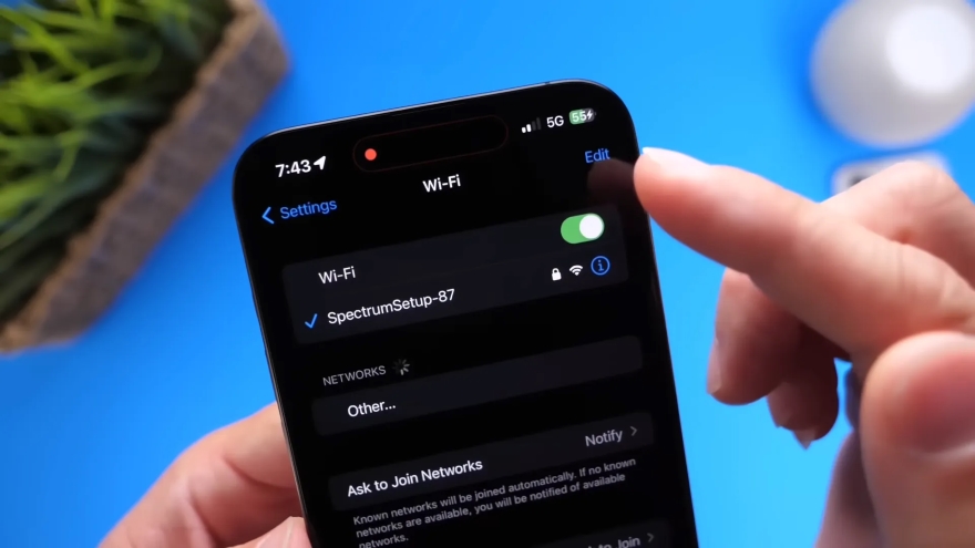 Thời lượng pin trên iOS 17.5 RC cực kỳ tệ