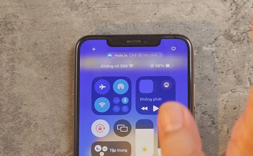 iOS 18 trên iPhone XS Max: Hiệu năng cao nhưng siêu nóng máy