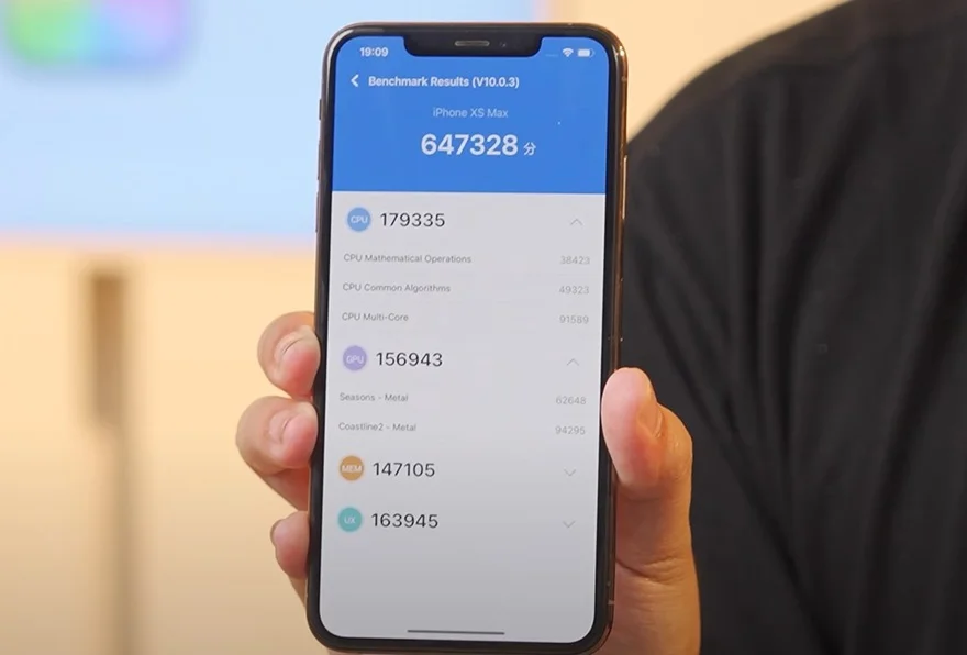 iOS 18 trên iPhone XS Max: Hiệu năng cao nhưng siêu nóng máy