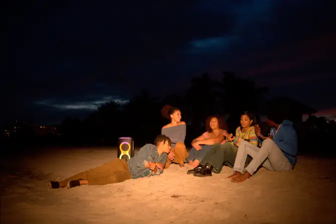 Sử dụng 12 giờ liên tục, chống nước IPX4 an toàn