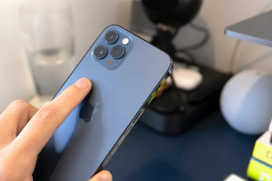 Cách dùng toàn bộ tính năng iPhone chỉ bằng một tay