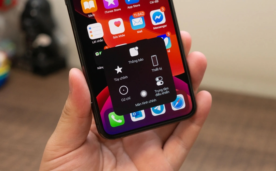 Cách dùng toàn bộ tính năng iPhone chỉ bằng một tay