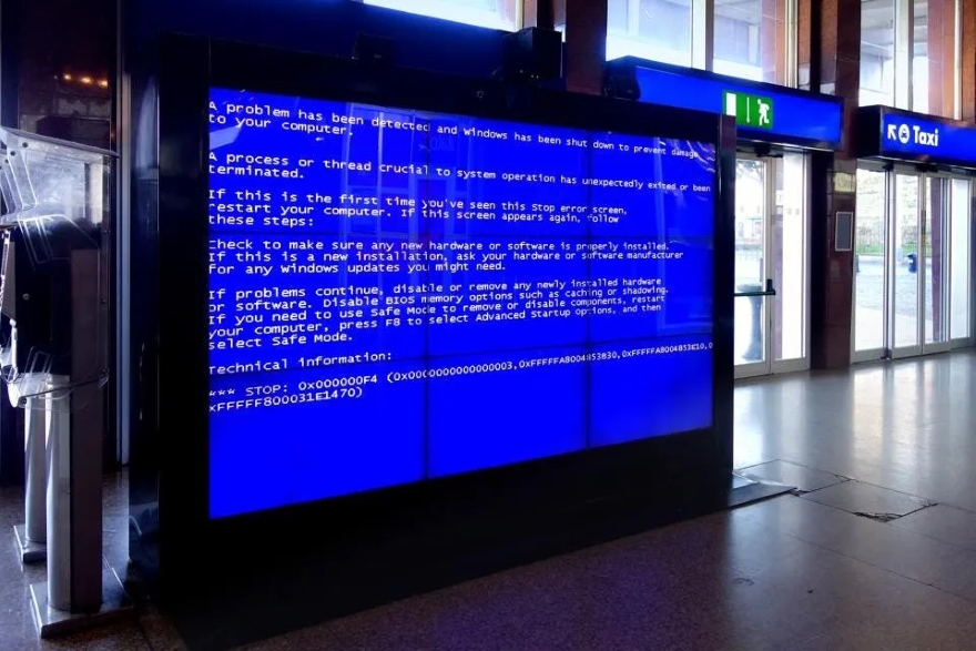 Sự cố màn hình xanh Windows Hàng triệu máy tính tê liệt
