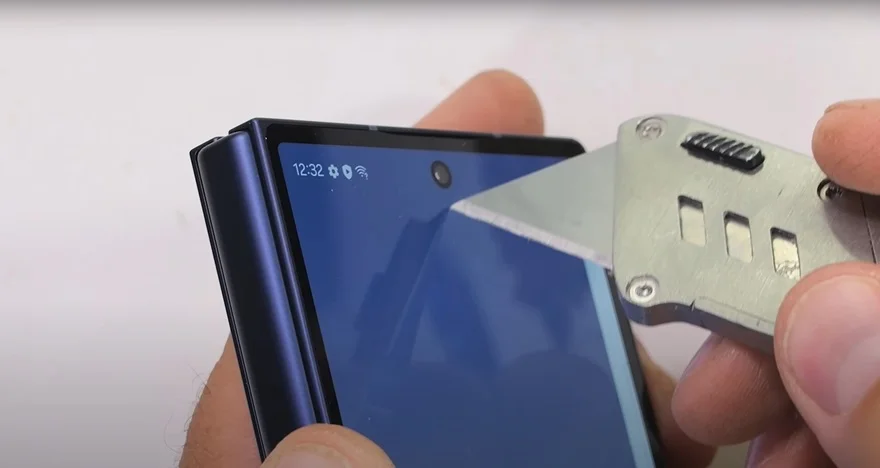 Galaxy Z Fold6 vượt qua bài kiểm tra độ bền ấn tượng