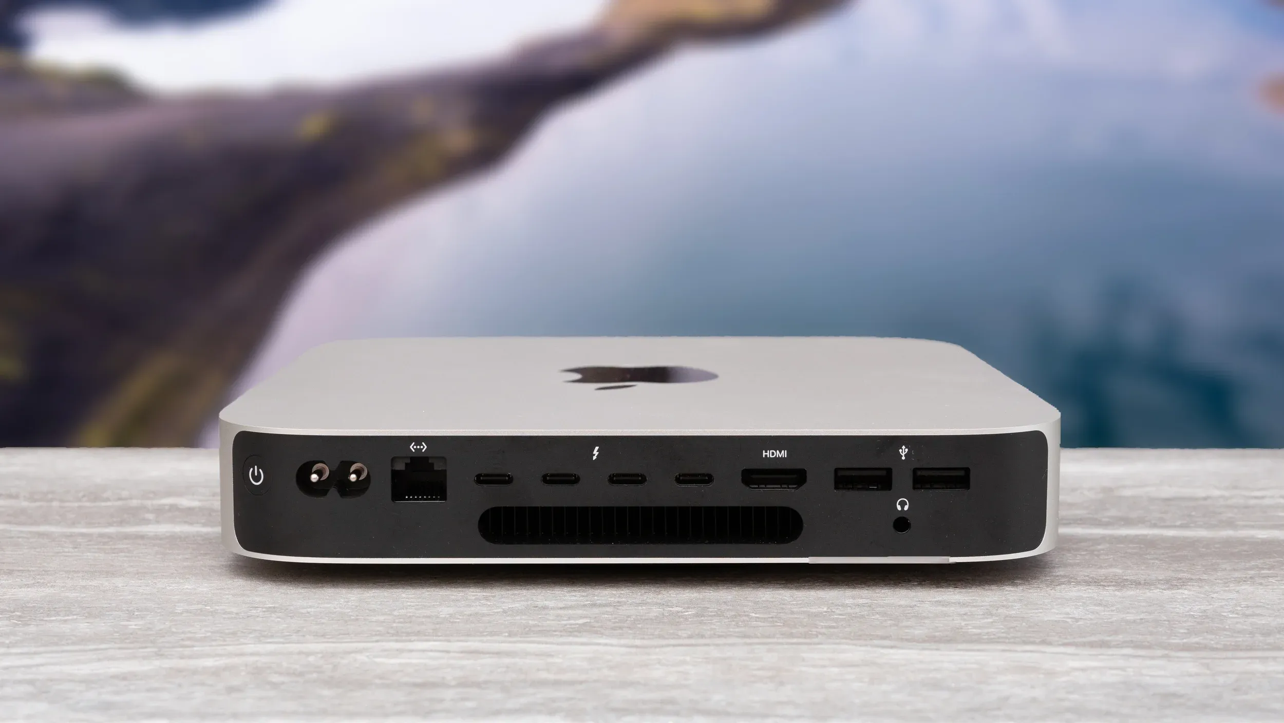 các cổng kết nối của mac mini m2