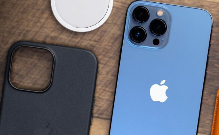 Việc sử dụng ốp lưng và miếng dán bảo vệ màn hình có thể không cho phép bạn tận hưởng tối đa thiết kế của iPhone