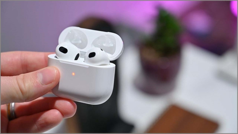 Giữ AirPods trong hộp sạc khi không sử dụng