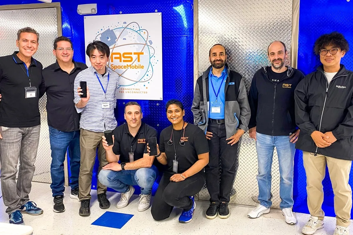 Cuộc gọi thoại đầu tiên thông qua vệ tinh sử dụng Galaxy S22 Ultra