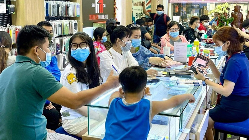 Chưa hết, một số mẫu phụ kiện khác cũng đang giảm giá sốc không kém trong dịp lần này