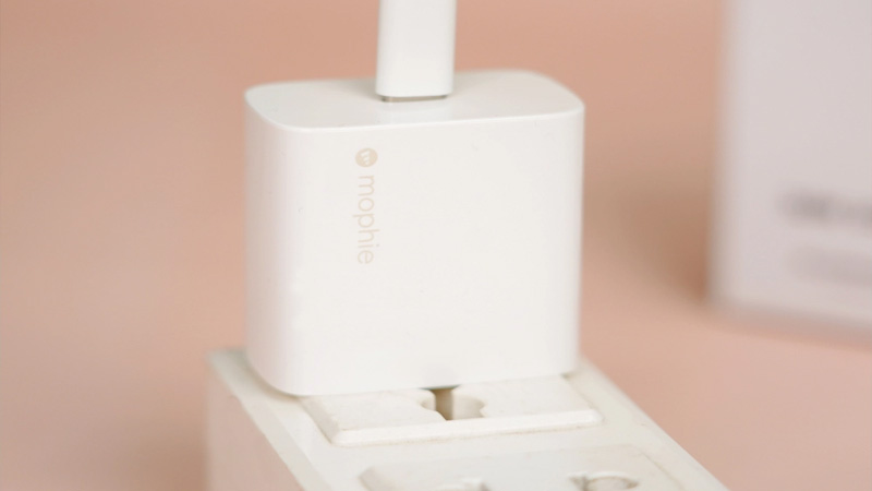 Nếu bạn đang tìm kiếm một sản phẩm sạc nhanh, nhỏ gọn cho iPad và cả iPhone của mình, thì đã có ngay các phụ kiện cốc sạc nhanh với công suất 30W