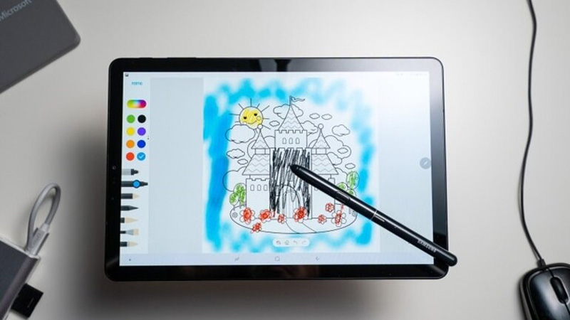Nếu vẽ là một sở thích của bạn, thì kích thước màn hình của thiết bị có thể không quan trọng. Cả iPad và máy tính bảng vẽ đều cung cấp nhiều lựa chọn về kích thước và kiểu máy. 