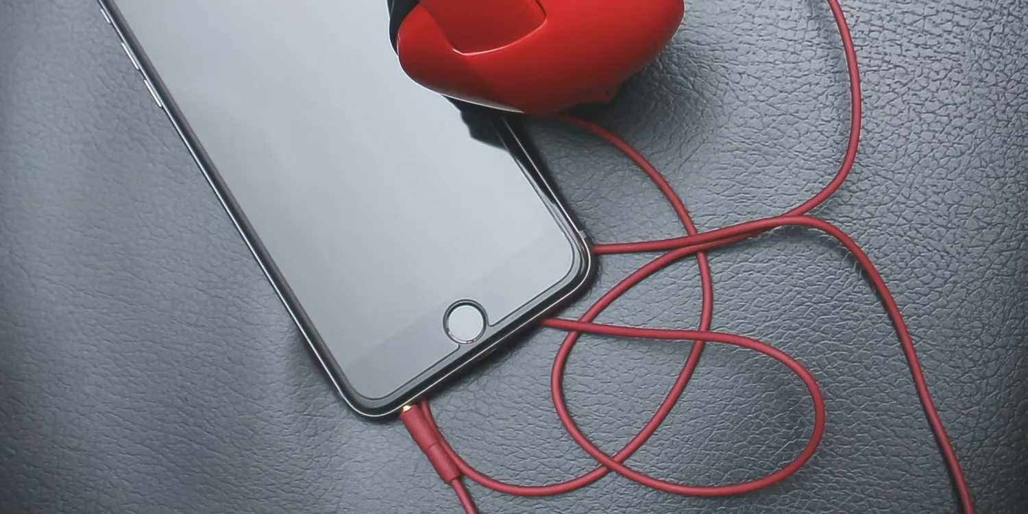 Kiểm tra các cổng kết nối iphone