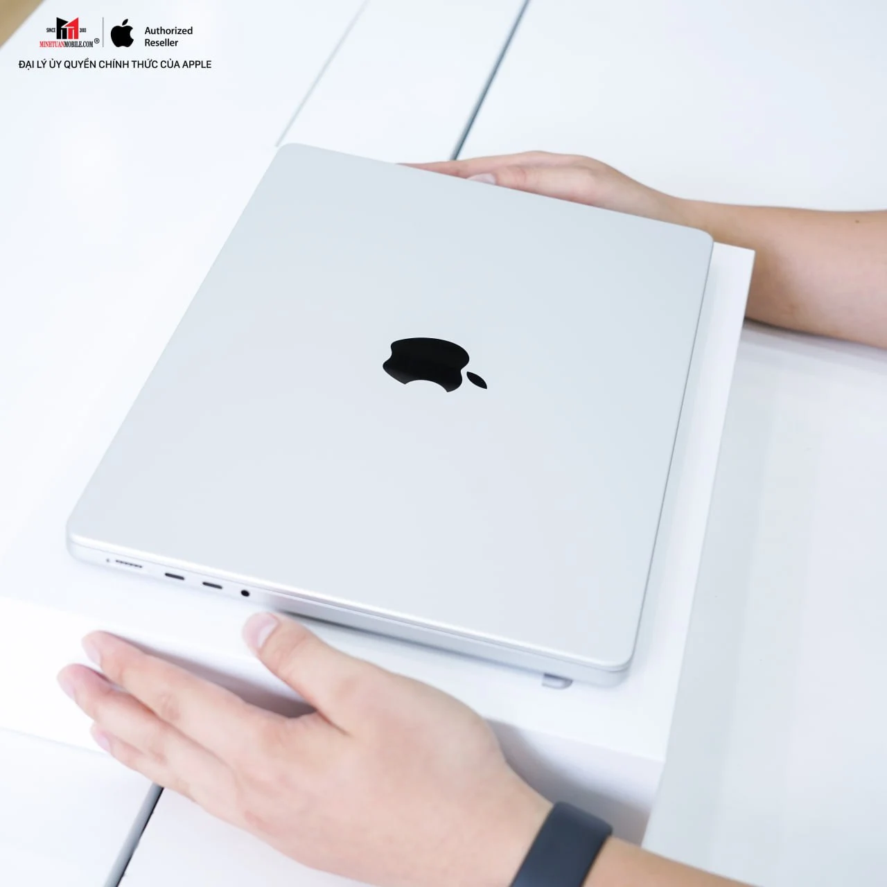 macbook pro m2 pro 14 inch.webp