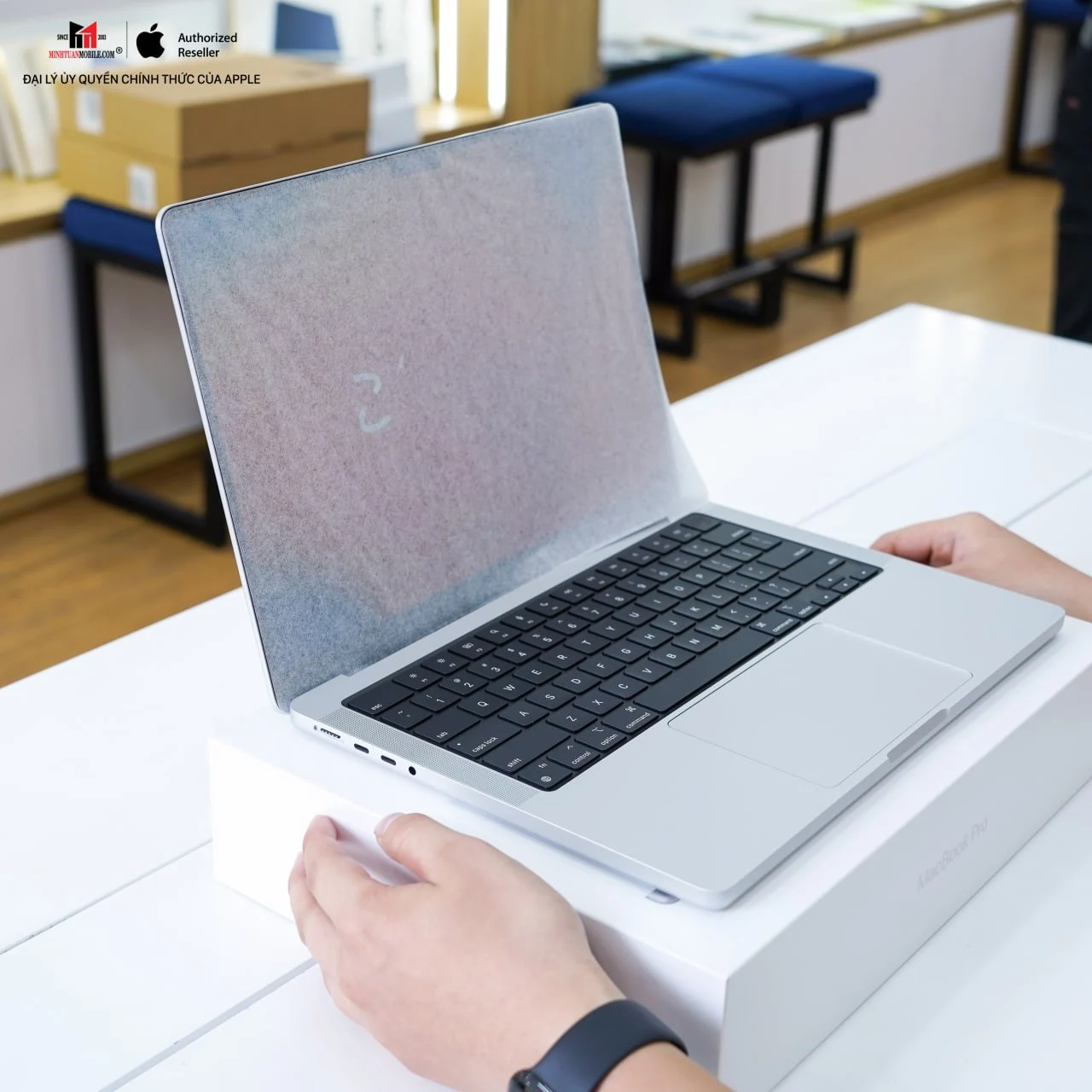 macbook pro m2 pro 14 inch