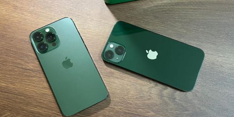 Siêu phẩm iPhone 13 mới nhất tại thời điểm hiện tại cũng được được sale giá sốc chỉ trong dịp ưu đãi này tại hệ thống cửa hàng Minh Tuấn Mobile 