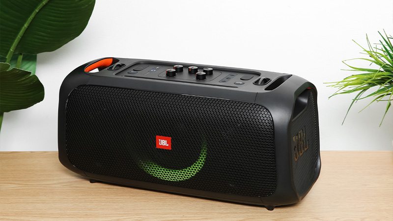 Loa Bluetooth sẽ giúp cuộc sống cần được những trải nghiệm trọn vẹn. 