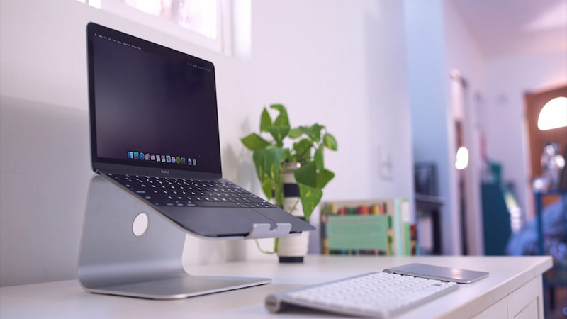 Đảm bảo không khí có thể lưu thông trên máy