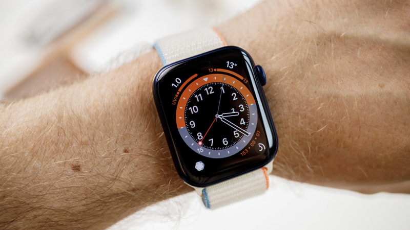 Khi bạn mua Apple Watch lần đầu tiên, nó yêu cầu iPhone để thiết lập vì thiết bị không có nhận được tín hiệu xung quanh