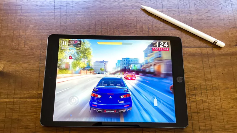 iPad Gen 9 sở hữu màn hình có kích thước 10.2 inches, kèm với tấm nền Retina giúp hình ảnh hiển thị sắc nét và màu sắc chân thực