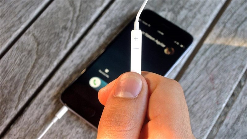 4 tính năng căn bản khi sử dụng tai nghe iPhone phải biết