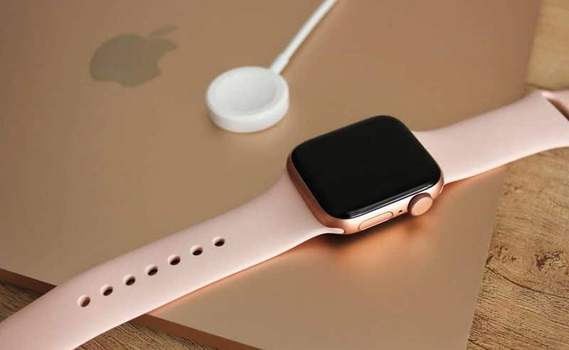 Thử dùng bộ sạc Apple Watch khác