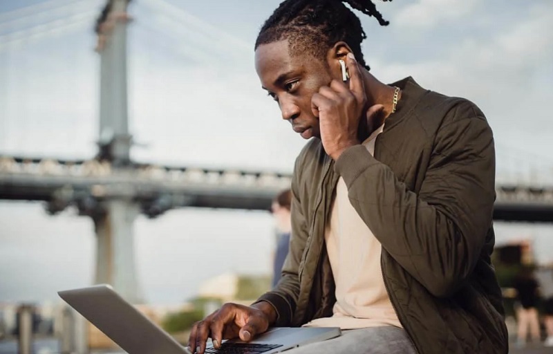 Chức năng Nhận diện tai tự động của AirPods không hoạt động