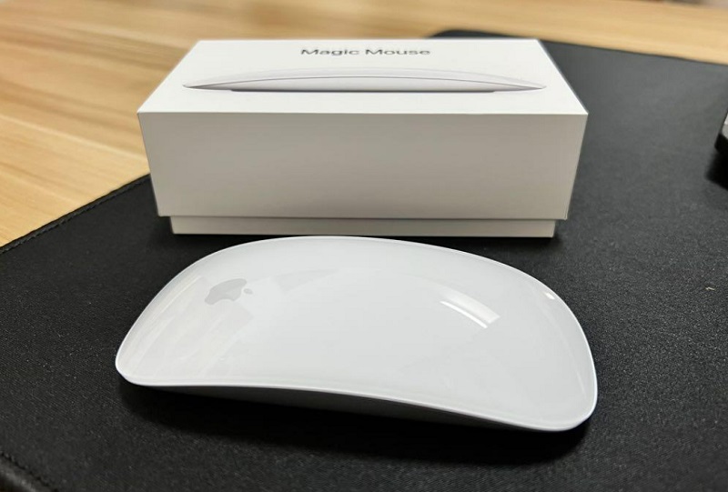 Bàn phím, chuột máy tính và miếng lót chuột cho macbook 