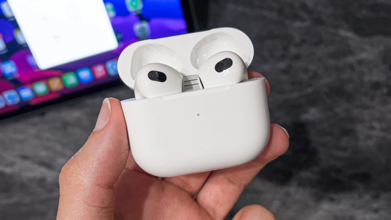 AirPods 4