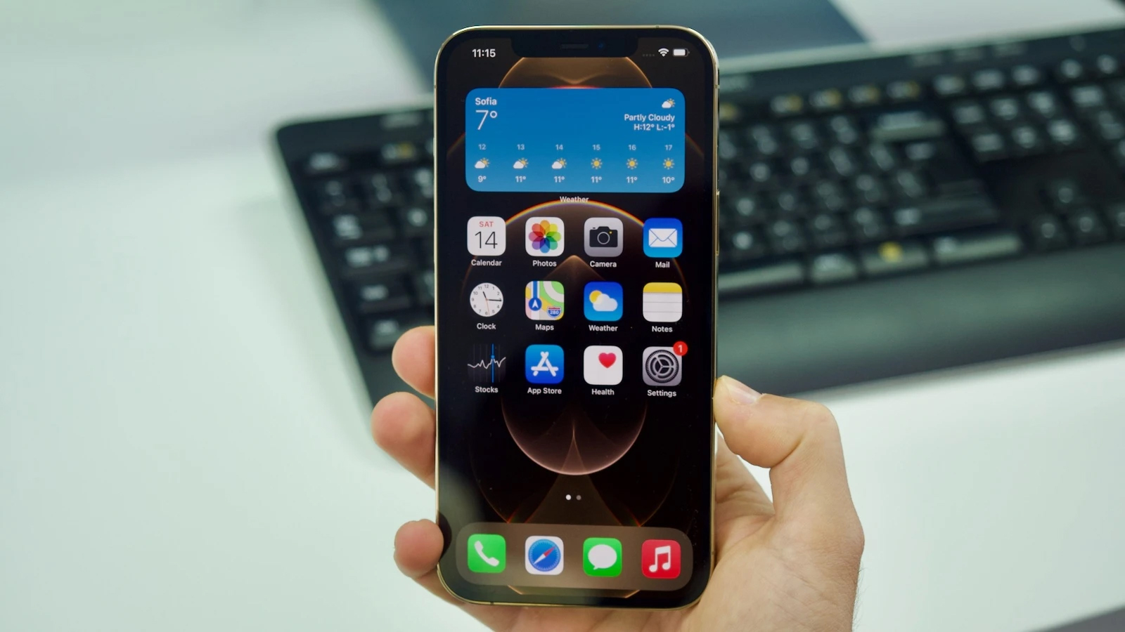 Apple KHÔNG cho phép người dùng cài đặt ứng dụng từ các nguồn khác